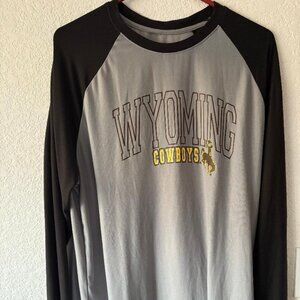 UNIVERSITY OF WYOMING COWBOYS MENS LARGE LONG SLEEVE SHIRT